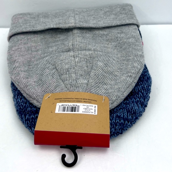 LEVI’S, BEANIE SET,2 WARM BEANIES,NAVY BLUE W/PATTERN & GREY,100%ACRYLIC, UNUSEX - Picture 9 of 16